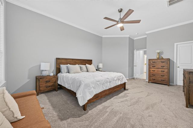 27 E Shale Creek Circle, The Woodlands, TX 77382