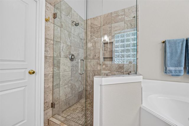 27 E Shale Creek Circle, The Woodlands, TX 77382