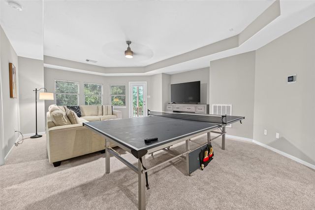 27 E Shale Creek Circle, The Woodlands, TX 77382