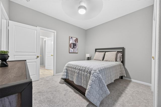 27 E Shale Creek Circle, The Woodlands, TX 77382