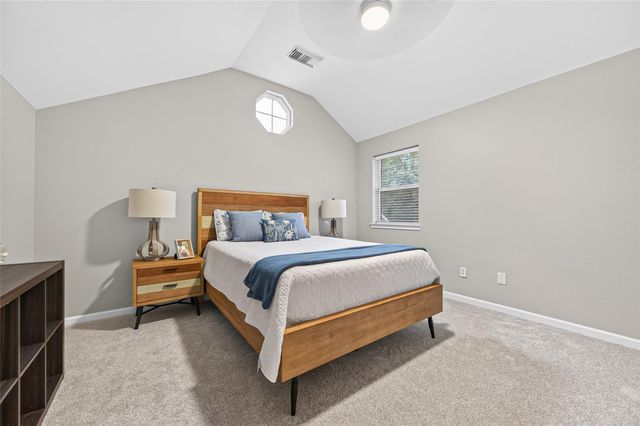 27 E Shale Creek Circle, The Woodlands, TX 77382