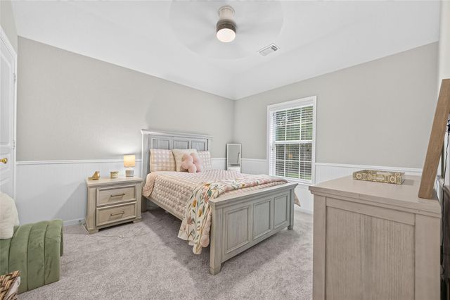 27 E Shale Creek Circle, The Woodlands, TX 77382