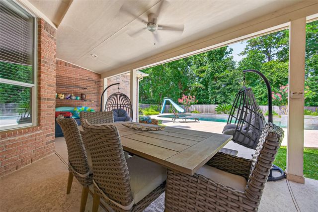 27 E Shale Creek Circle, The Woodlands, TX 77382