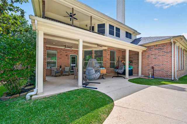 27 E Shale Creek Circle, The Woodlands, TX 77382