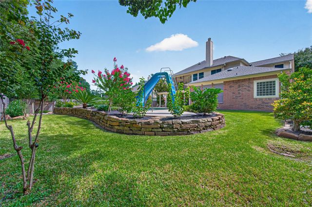 27 E Shale Creek Circle, The Woodlands, TX 77382