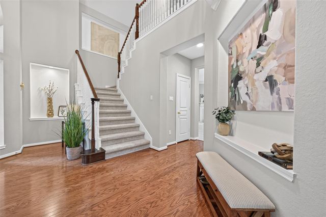 27 E Shale Creek Circle, The Woodlands, TX 77382