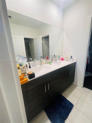 1766 SE 7th Ter 0, Homestead, FL 33034