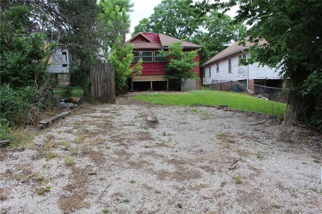 1331 Spruce Street, Leavenworth, KS 66048