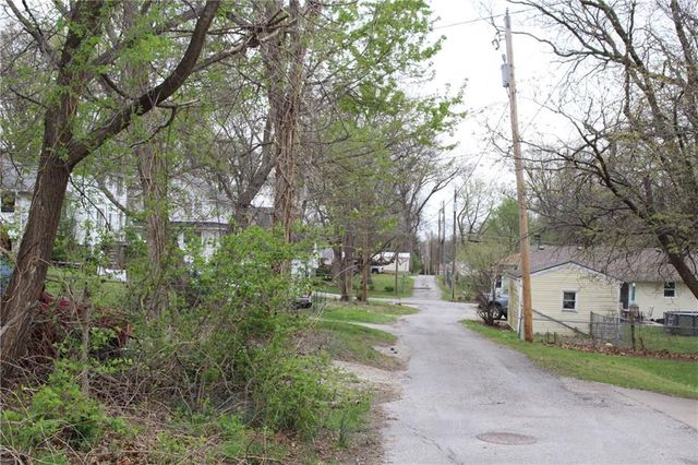 1331 Spruce Street, Leavenworth, KS 66048