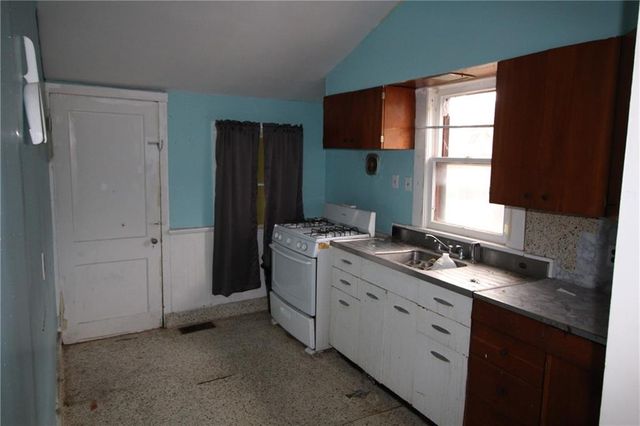1331 Spruce Street, Leavenworth, KS 66048
