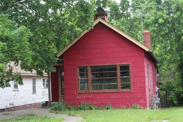 1331 Spruce Street, Leavenworth, KS 66048
