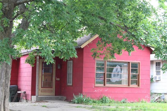 1331 Spruce Street, Leavenworth, KS 66048