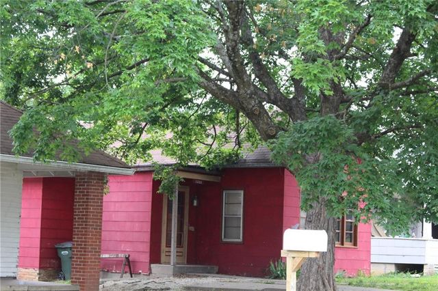 1331 Spruce Street, Leavenworth, KS 66048