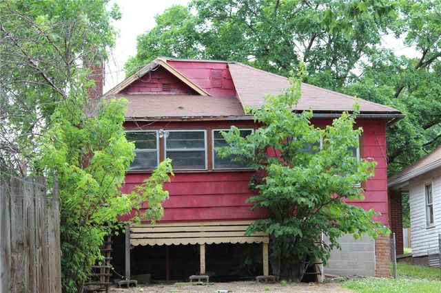 1331 Spruce Street, Leavenworth, KS 66048
