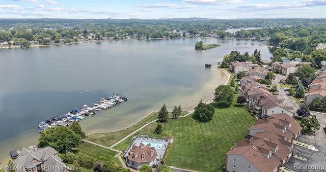 3436 Adams Shore Drive, Waterford Charter Township, MI 48329