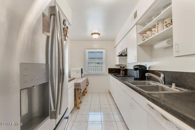 8021 Canby Avenue 3, Reseda, CA 91335