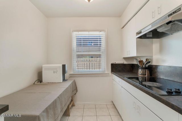 8021 Canby Avenue 3, Reseda, CA 91335