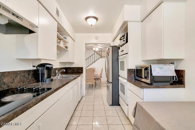 8021 Canby Avenue 3, Reseda, CA 91335