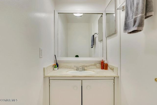 8021 Canby Avenue 3, Reseda, CA 91335