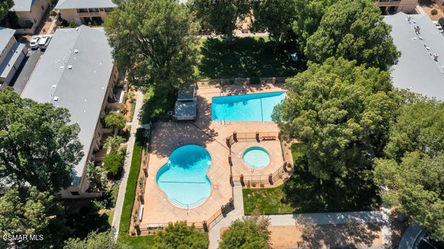 8021 Canby Avenue 3, Reseda, CA 91335