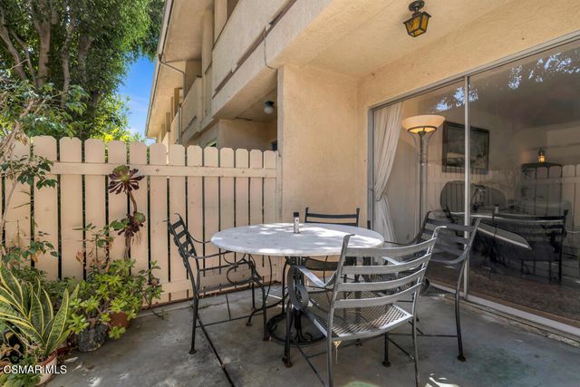 8021 Canby Avenue 3, Reseda, CA 91335