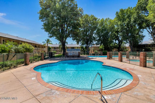 8021 Canby Avenue 3, Reseda, CA 91335