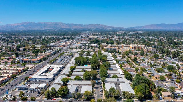 8021 Canby Avenue 3, Reseda, CA 91335