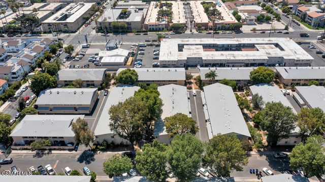 8021 Canby Avenue 3, Reseda, CA 91335
