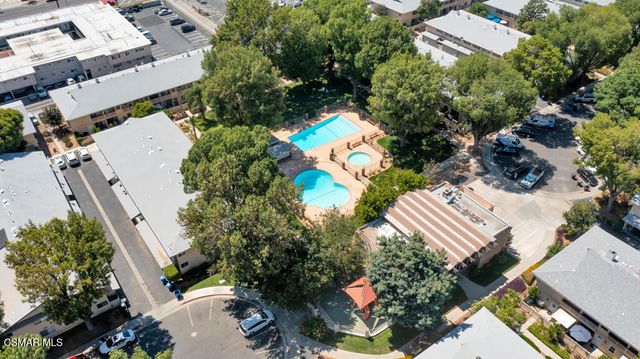 8021 Canby Avenue 3, Reseda, CA 91335