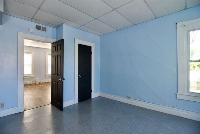 425 Taylor St 2, Springfield, MA 01105