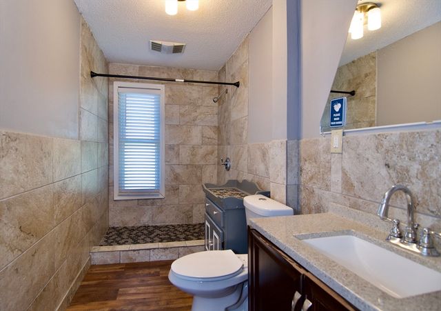 425 Taylor St 2, Springfield, MA 01105