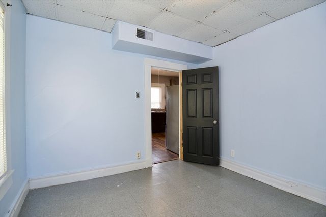 425 Taylor St 2, Springfield, MA 01105