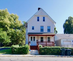 425 Taylor St 2, Springfield, MA 01105