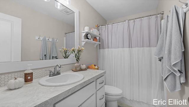 3932 Elm Ridge Drive, Holland, MI 49424