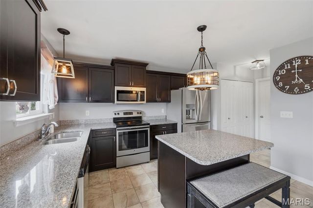 10 Gracie Claire Court, Moscow Mills, MO 63362