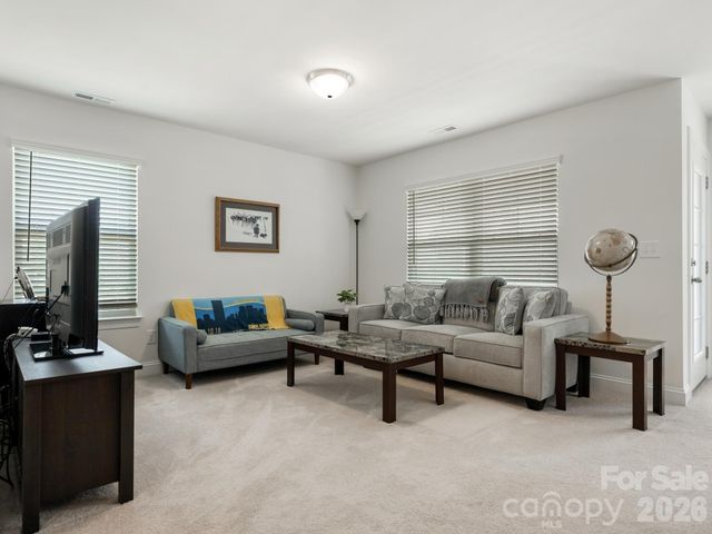 6008 Hampstead Pond Lane, Matthews, NC 28105