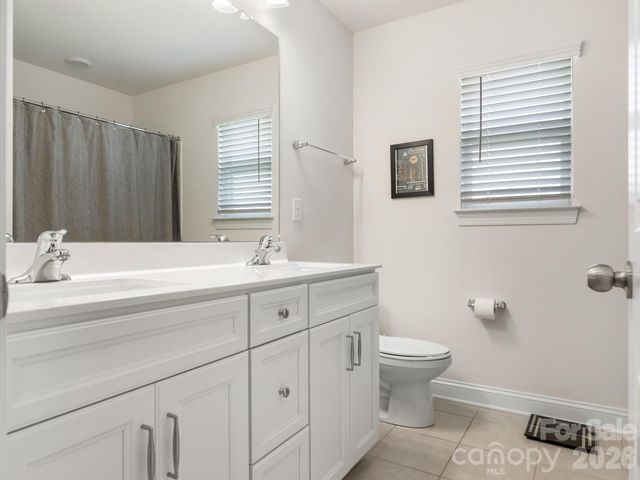 6008 Hampstead Pond Lane, Matthews, NC 28105