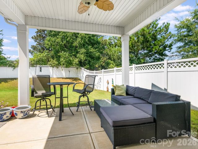 6008 Hampstead Pond Lane, Matthews, NC 28105
