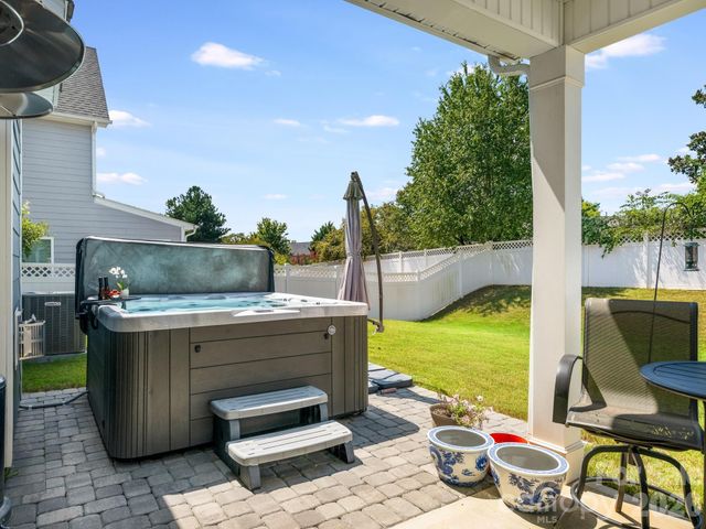 6008 Hampstead Pond Lane, Matthews, NC 28105