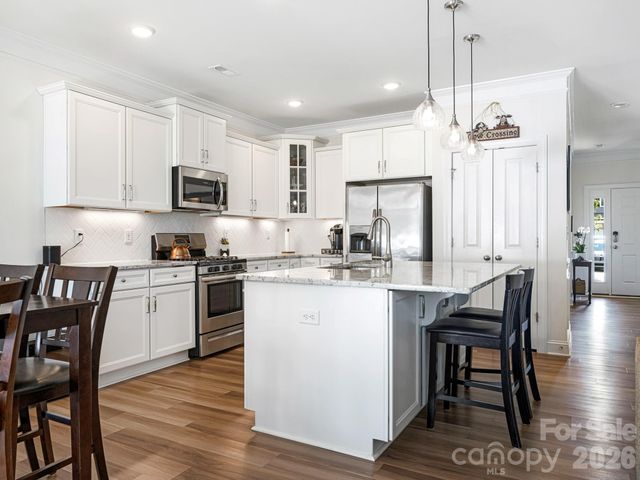 6008 Hampstead Pond Lane, Matthews, NC 28105