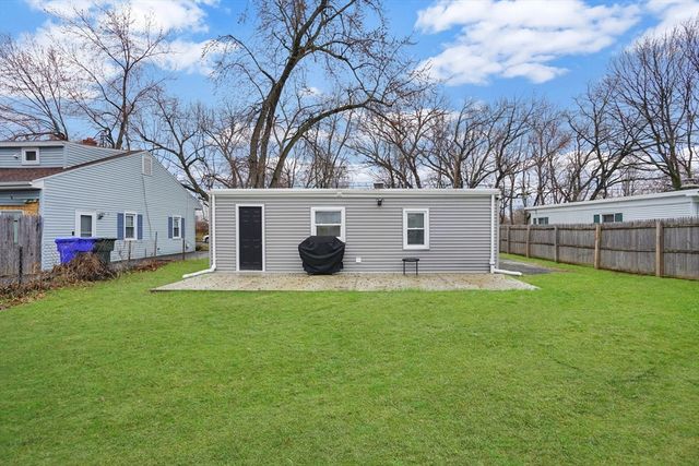 130 Fieldston St, Springfield, MA 01119