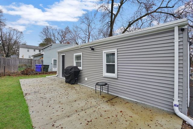 130 Fieldston St, Springfield, MA 01119