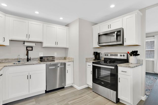 130 Fieldston St, Springfield, MA 01119