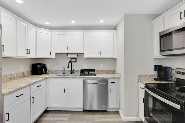 130 Fieldston St, Springfield, MA 01119