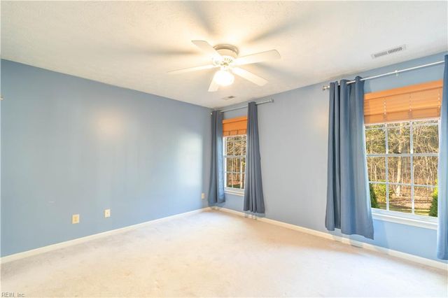 217 Pasture LN, Yorktown, VA 23693