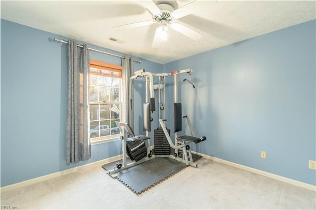 217 Pasture LN, Yorktown, VA 23693