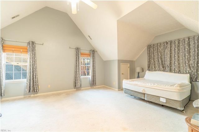 217 Pasture LN, Yorktown, VA 23693