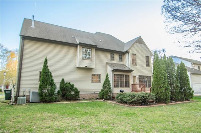 217 Pasture LN, Yorktown, VA 23693