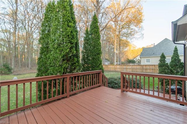 217 Pasture LN, Yorktown, VA 23693