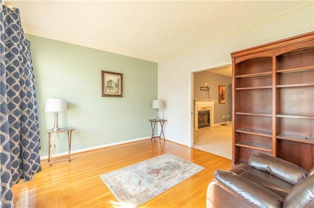 217 Pasture LN, Yorktown, VA 23693